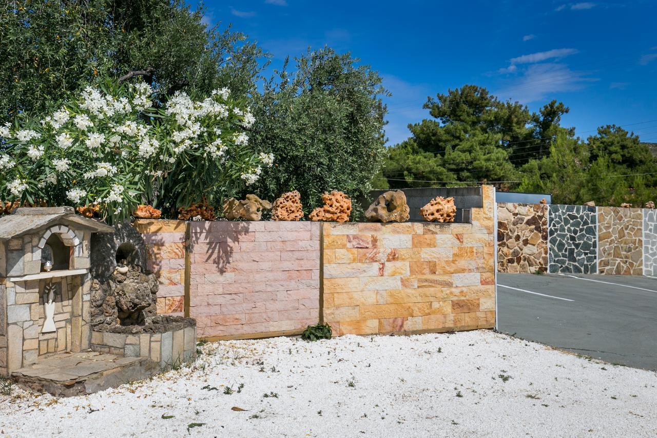 Villa Dimitris Potós Eksteriør bilde
